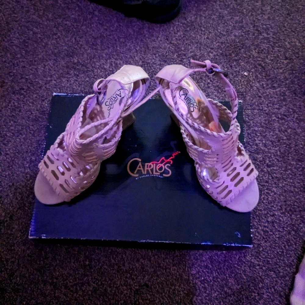 Women's shoes